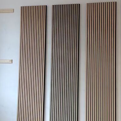 Paneles acústicos de madera ecológicos con carilla de madera para paneles de interiores elegantes